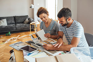 couple working on home project