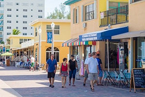 florida business shops with tourists